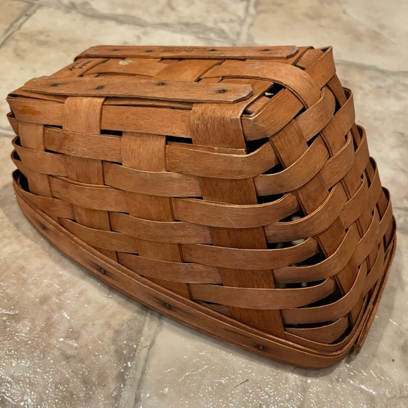 Longaberger 1990 Slanted Vegetable Basket EUC Signed - Picture 8 of 11